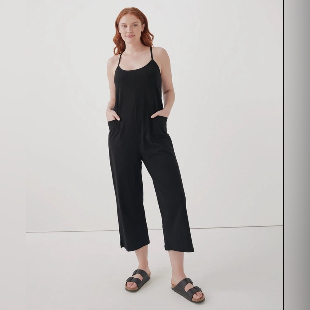 NWT Pact Organic Cotton Blend Cool Stretch Lounge Jumpsuit W Built In Shelf Bra